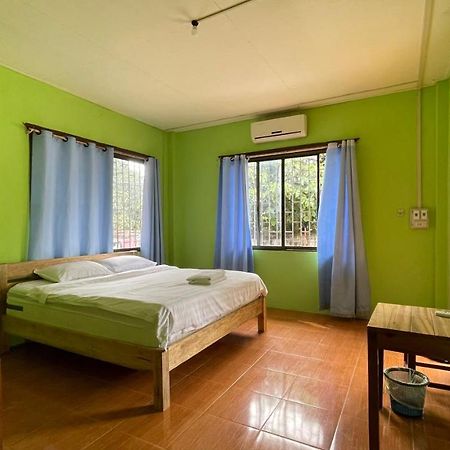 Sokxay Guerthouse Hotell Vang Vieng Exteriör bild