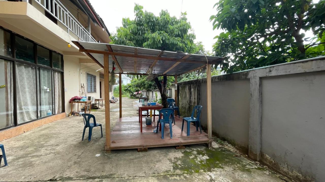 Sokxay Guerthouse Hotell Vang Vieng Exteriör bild
