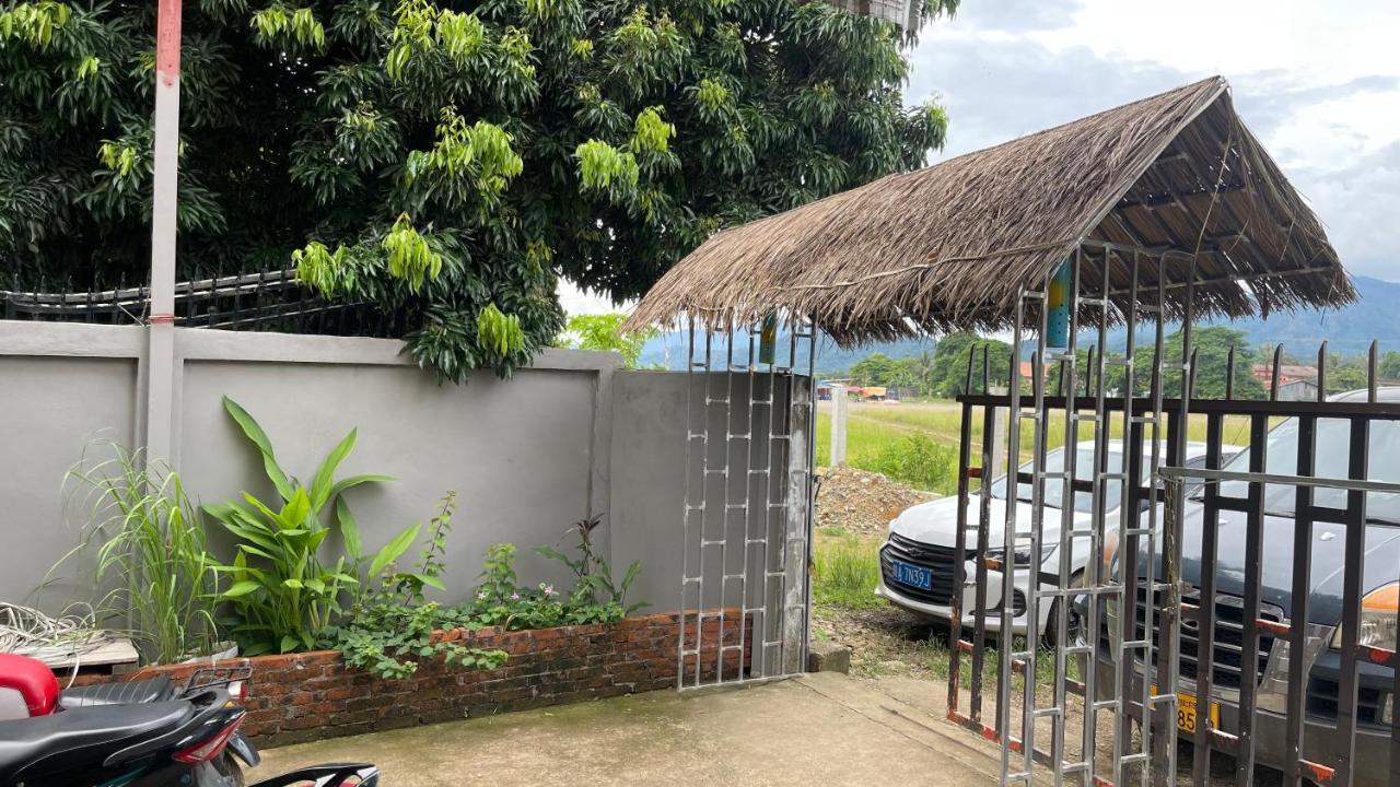Sokxay Guerthouse Hotell Vang Vieng Exteriör bild