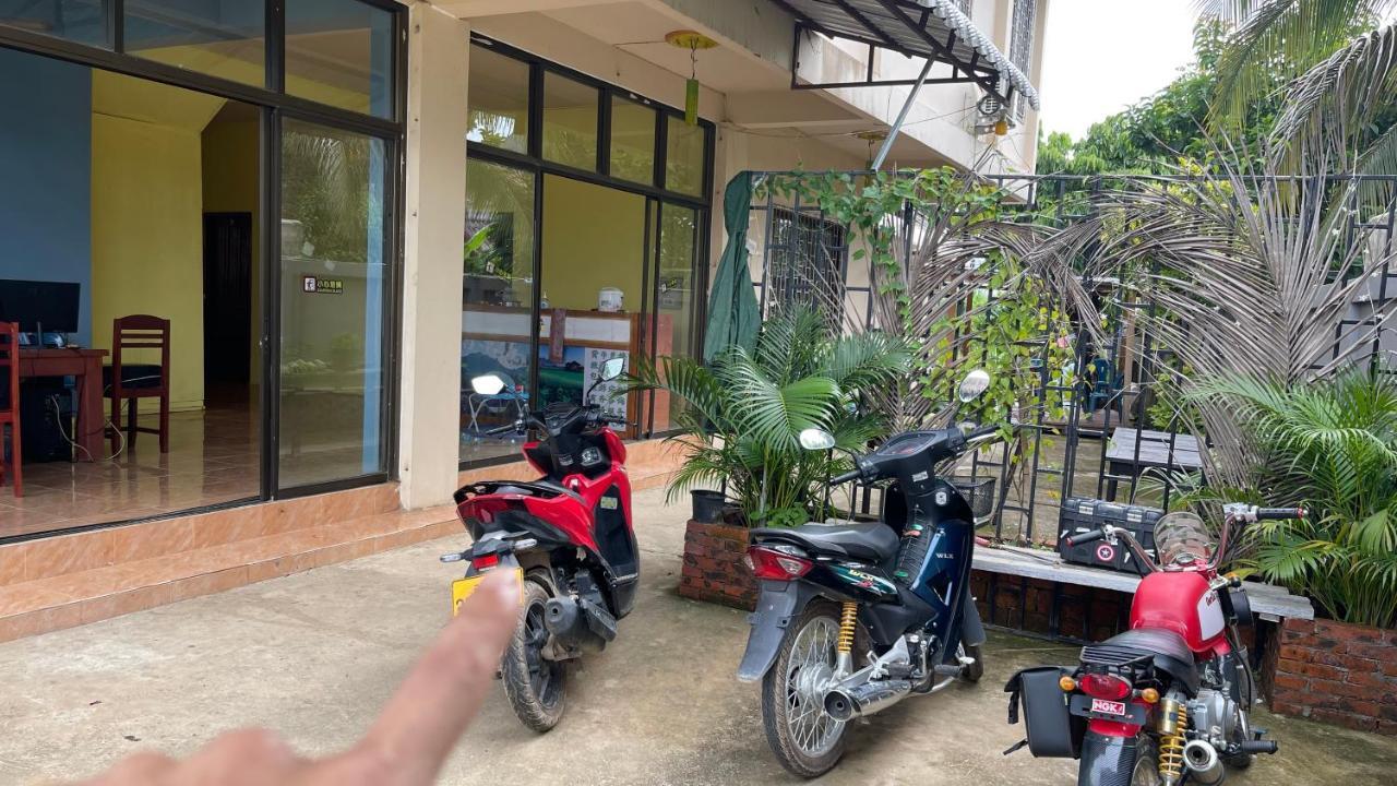 Sokxay Guerthouse Hotell Vang Vieng Exteriör bild