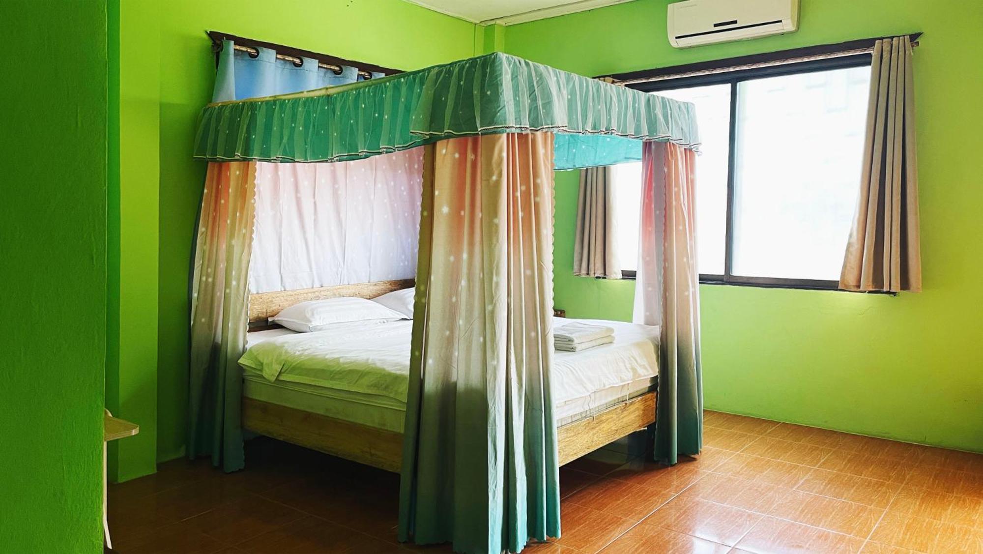 Sokxay Guerthouse Hotell Vang Vieng Exteriör bild